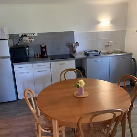 F1 25m² Apartment Les Farges (Sarlat-la-Caneda)